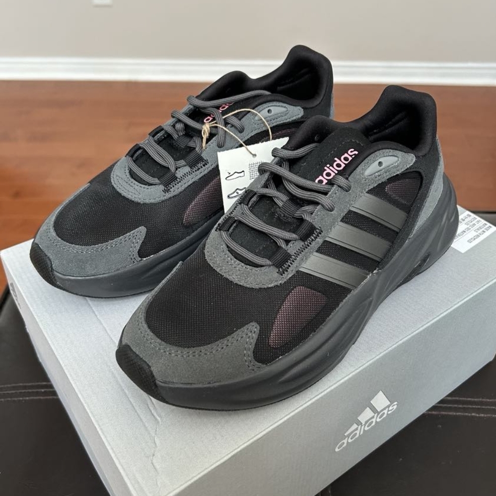 Adidas women's running shoes size 7